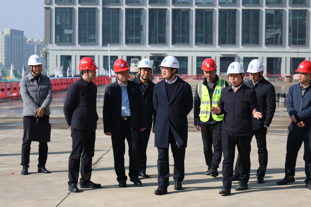 谭丁到领创数智中心项目宣讲党的二十届四中全会精神并督导安全生产工作